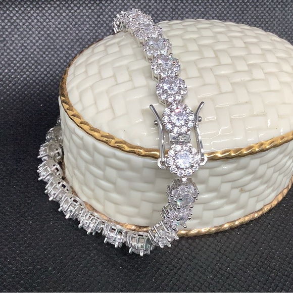 Jewelry - Gorgeous Cubic Zirconia 8” Tennis Bracelet, NWOT